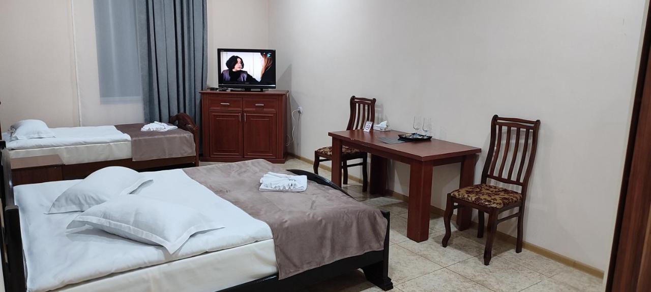 Sweet Home Hotel Meghri ภายนอก รูปภาพ