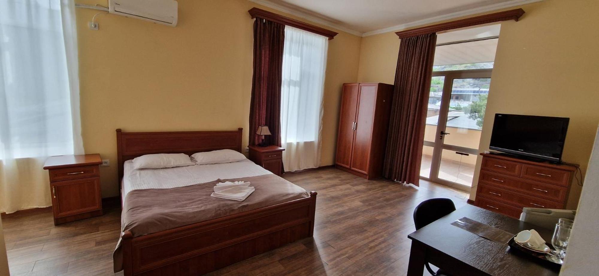 Sweet Home Hotel Meghri ภายนอก รูปภาพ
